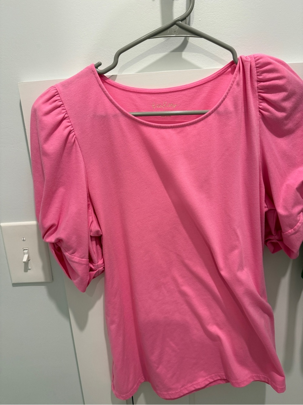 Women’s Lilly Pulitzer pink puffed sleeves top